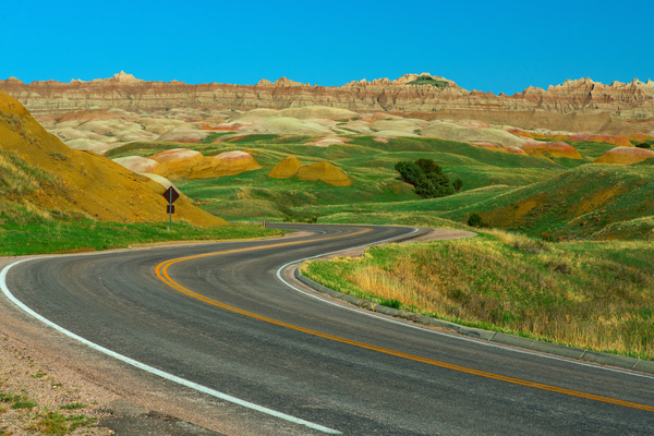 Colorful Winding Roads - Exploring the Badlands in South Dakota Téléchargement Numérique