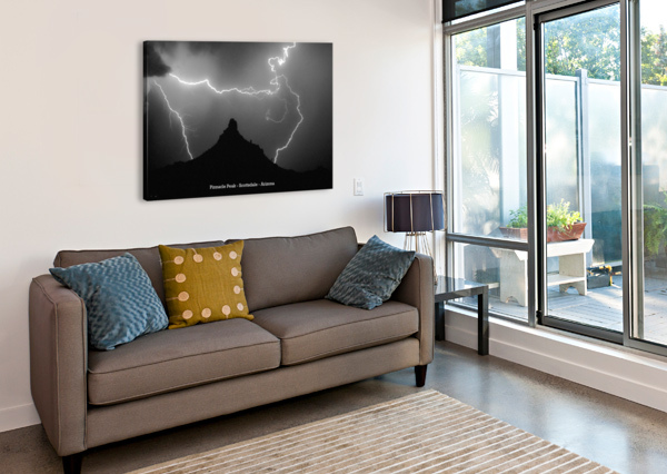PINNACLE PEAK SURROUNDED BY LIGHTNING BOLTS LIMITED EDITION BO INSOGNA  Impression sur toile