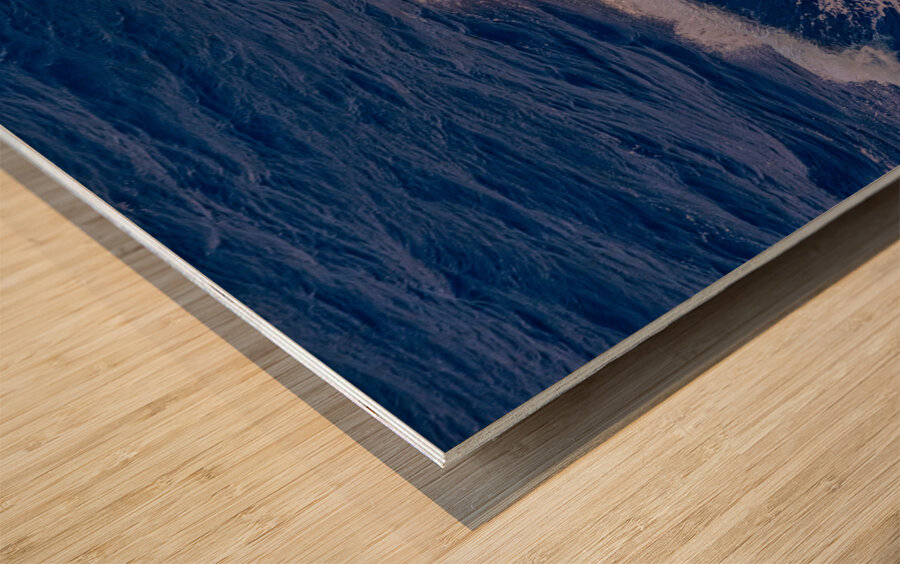 Waves Gracefully Cresting Wood print